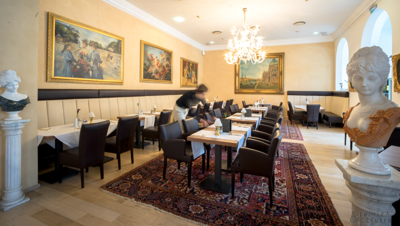 with-sign-2, © historisches Restaurant with-sign-2, © historisches Restaurant