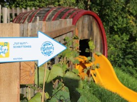 Directional arrow Step path, &copy; "Tut Gut!"