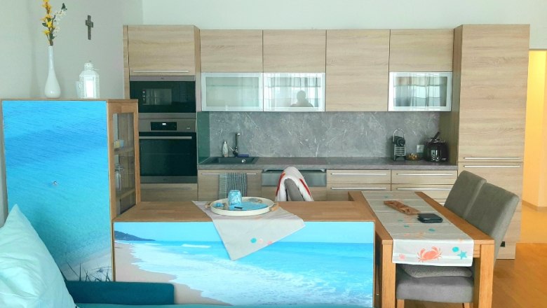 Sleeping area and kitchen, &copy; Gottfried Steiner